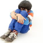 【朗報】”体育座り”廃止検討する学校増加「子どもの腹部や腰への負担が大きい」